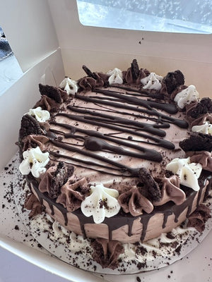 Oreo & Fudge Ice Cream Cake