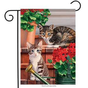 Carson Garden Flag - Curious kittens